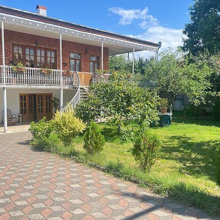 Guesthouse Zedafoni Zestafoni Ngoại thất bức ảnh