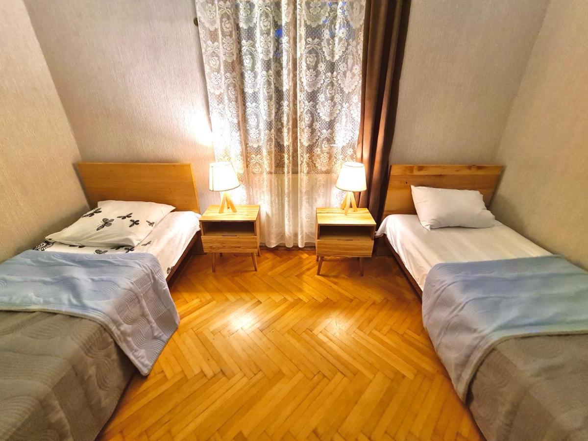 Guesthouse Zedafoni Zestafoni Ngoại thất bức ảnh