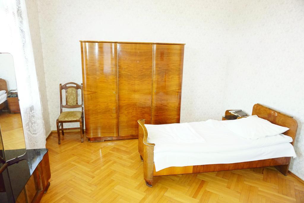 Guesthouse Zedafoni Zestafoni Ngoại thất bức ảnh