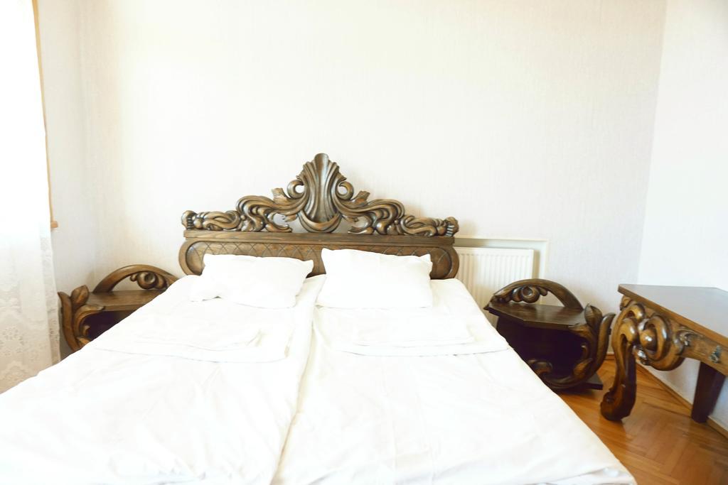 Guesthouse Zedafoni Zestafoni Ngoại thất bức ảnh