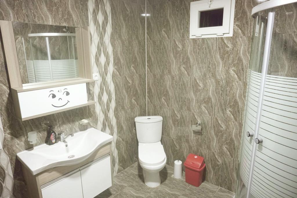 Guesthouse Zedafoni Zestafoni Ngoại thất bức ảnh