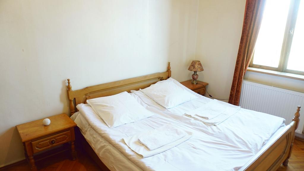 Guesthouse Zedafoni Zestafoni Ngoại thất bức ảnh