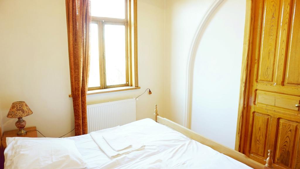 Guesthouse Zedafoni Zestafoni Ngoại thất bức ảnh