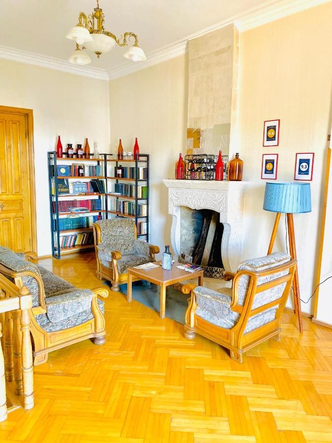 Guesthouse Zedafoni Zestafoni Ngoại thất bức ảnh